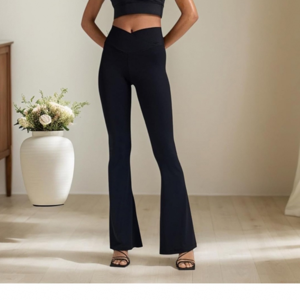 New Women’s flare leggings- size s/m